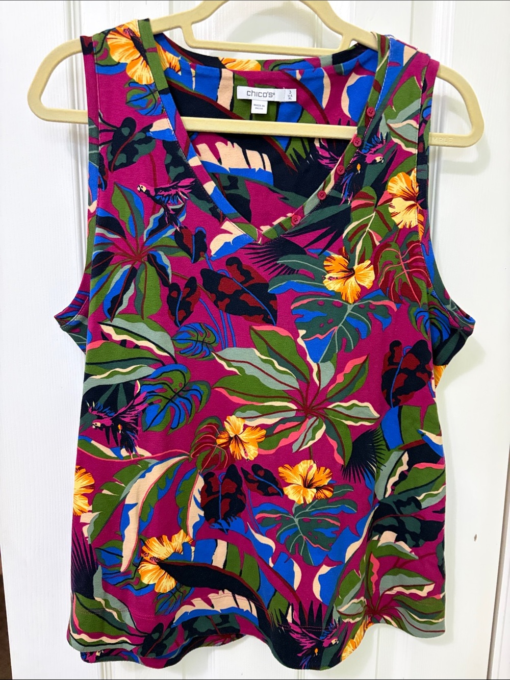Chico's Magenta Tropical Floral V-Neck Tank